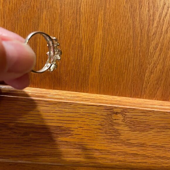 Women’s Flower Ring From Hawaii and Silver Tone Swirl Ring Size 9 - Picture 7 of 11